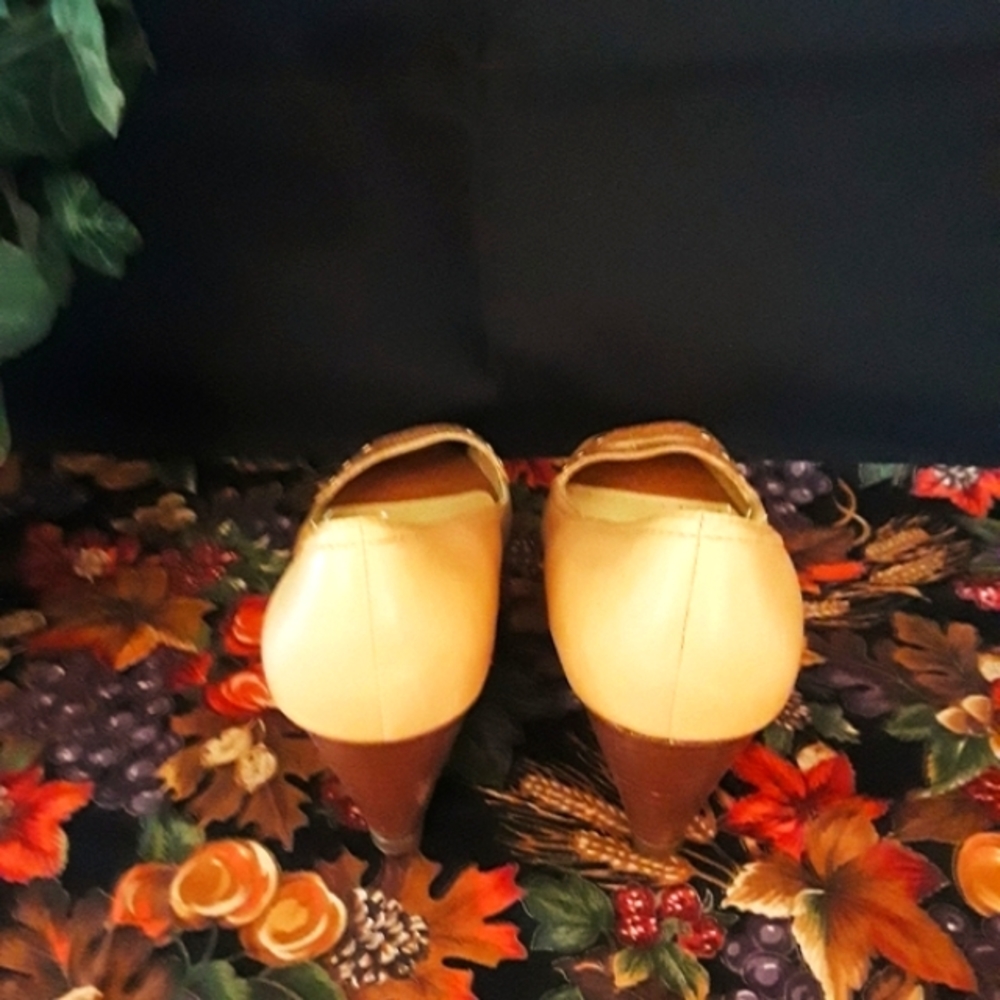 Liz Claiborne Tan Wedges - Picture 7 of 10
